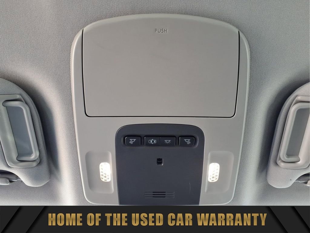 Used 2018 Toyota Camry XLE image 24