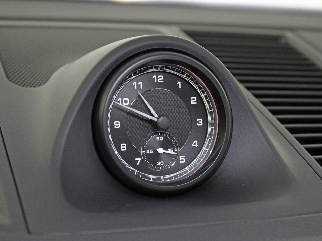 Certified 2025 Porsche Macan image 24