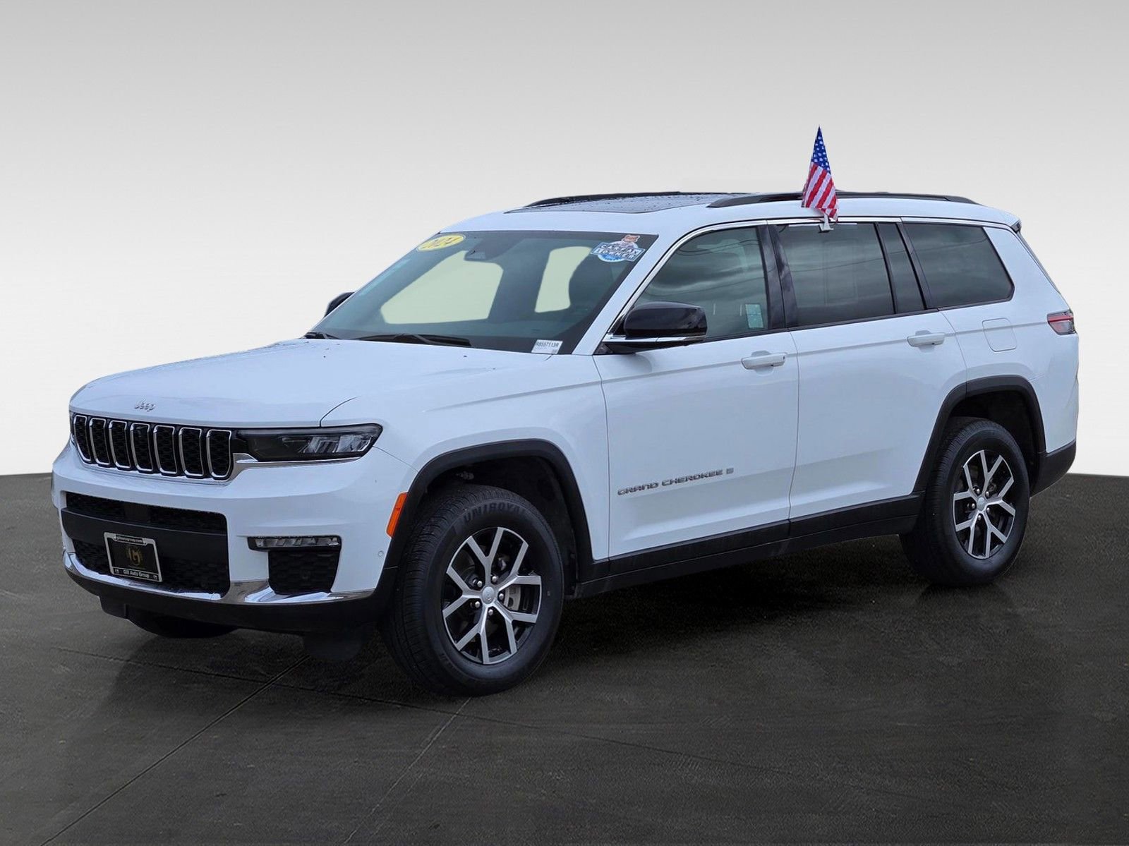 Used 2024 Jeep Grand Cherokee L Limited w/ Luxury Tech Group II AWD/4WD image 8