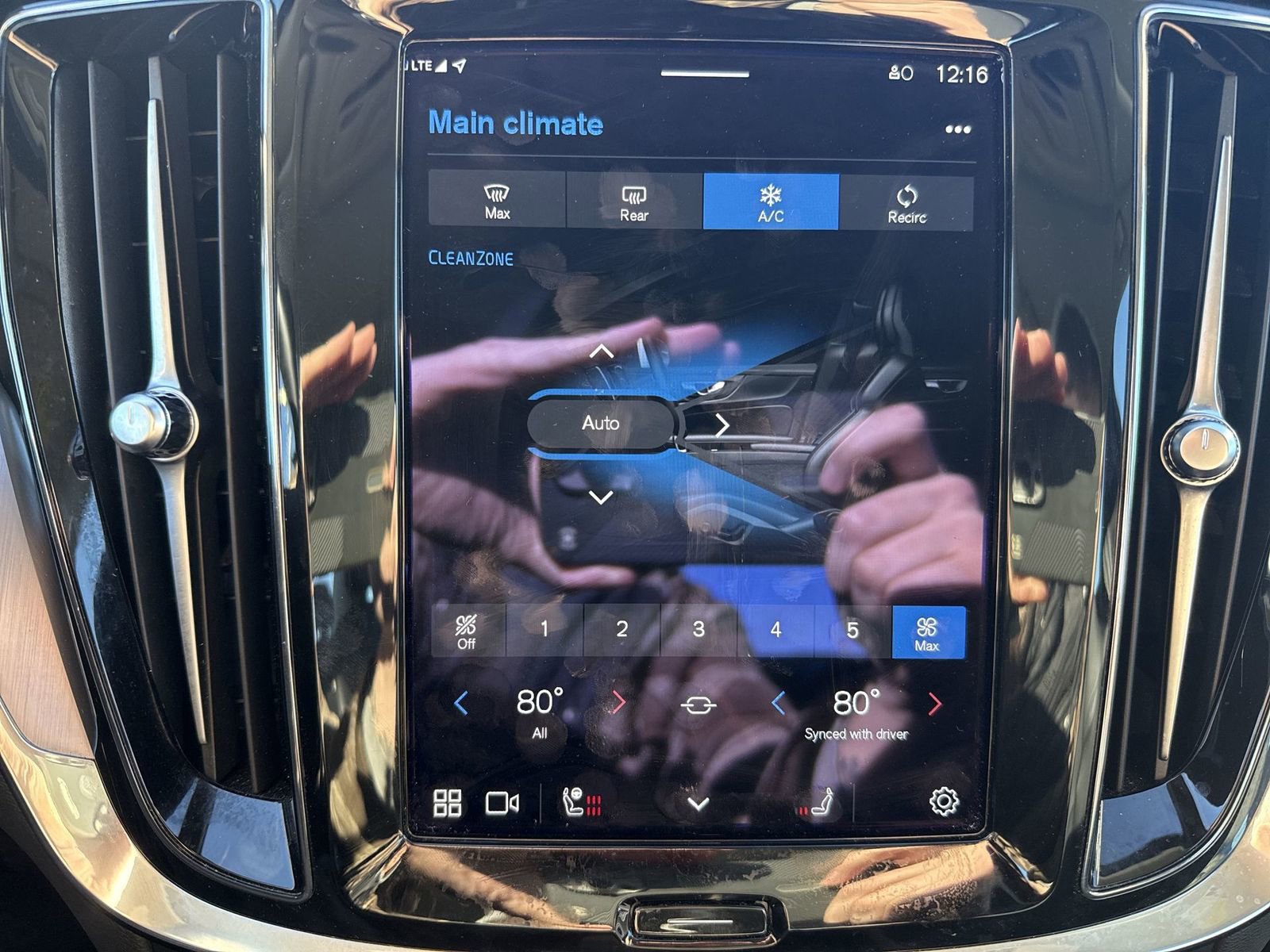 Used 2024 Volvo S60 B5 Core image 20