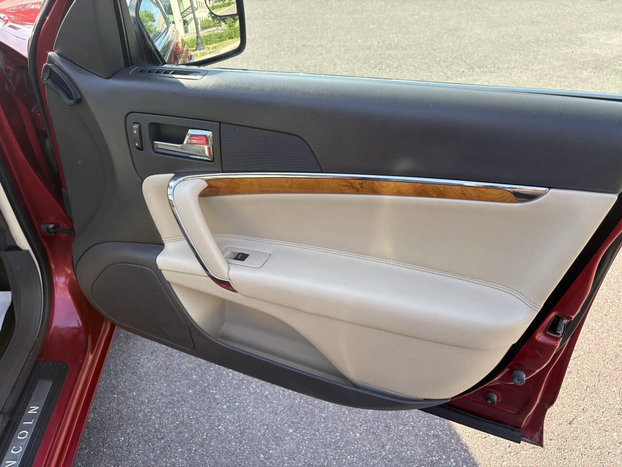Used 2011 Lincoln MKZ AWD image 24