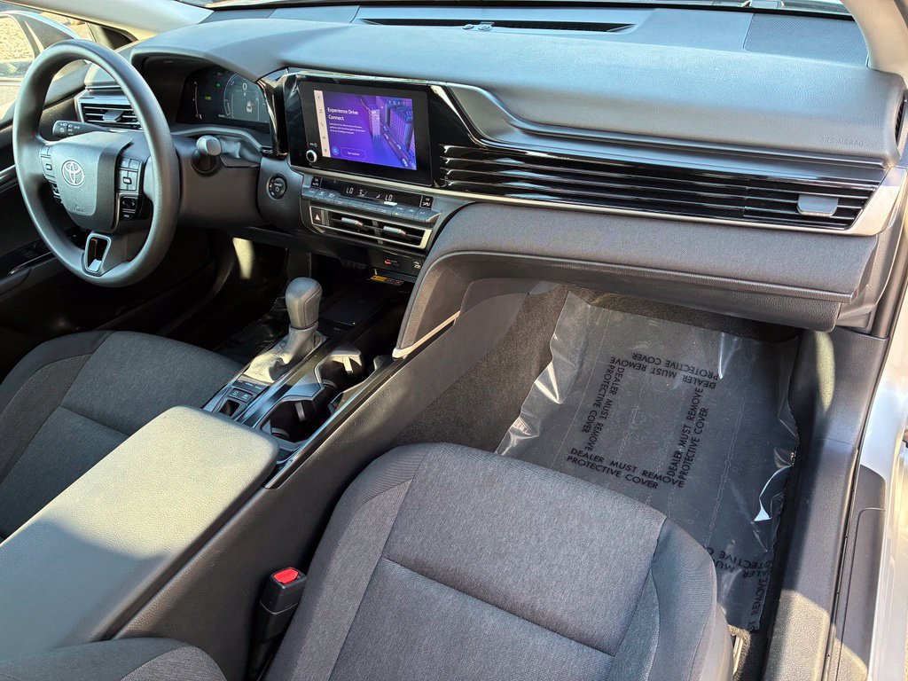 Used 2025 Toyota Camry LE FWD image 31