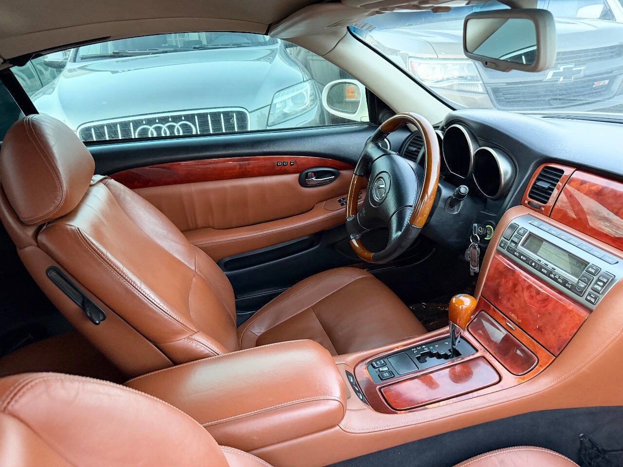 Used 2004 Lexus SC 430 Convertible image 14