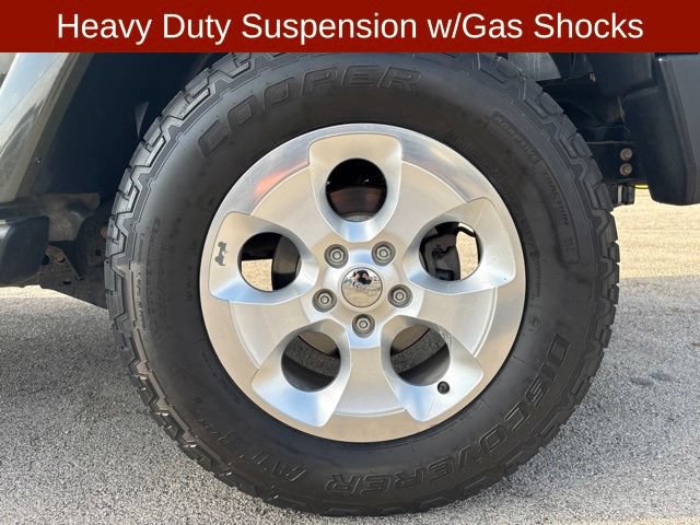 Used 2015 Jeep Wrangler Unlimited Sahara w/ Connectivity Group AWD/4WD image 9