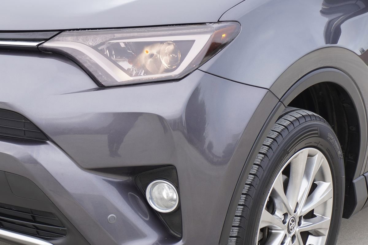 Used 2016 Toyota RAV4 Limited FWD image 2