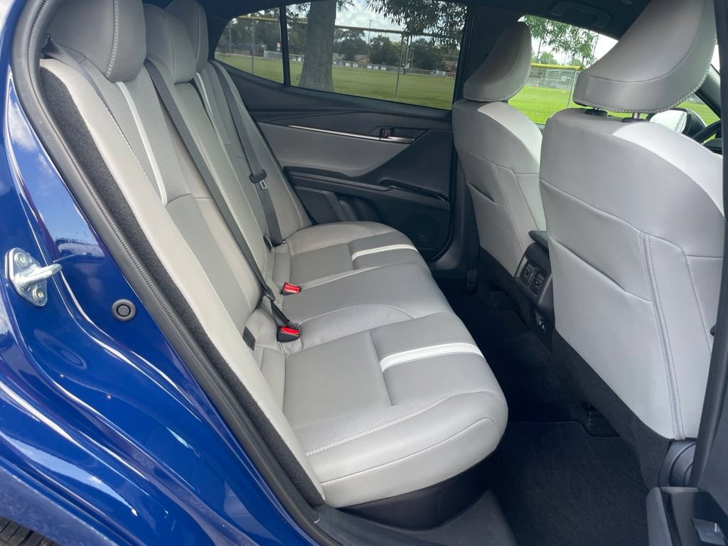 Used 2025 Toyota Camry SE w/ Convenience Package FWD image 19