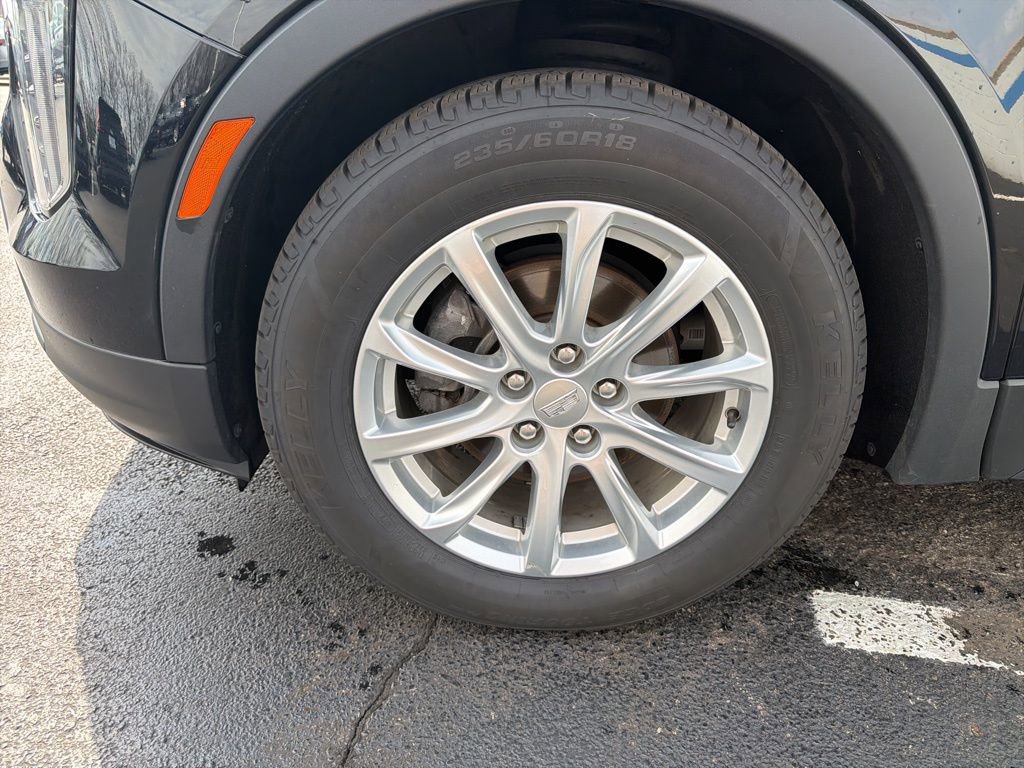 Used 2019 Cadillac XT4 Luxury w/ Cold Weather Package image 10