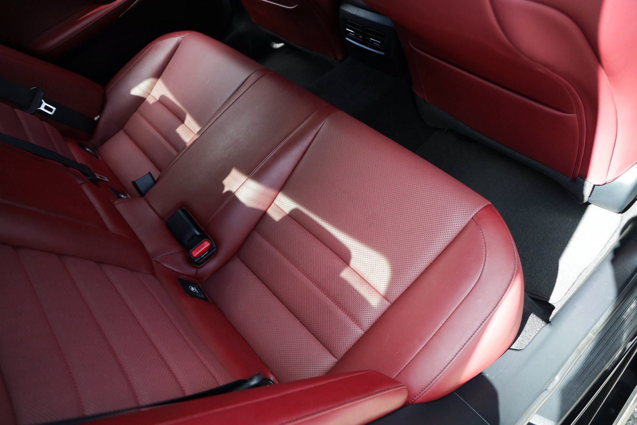 Used 2016 Lexus IS 200t w/ F Sport Package RWD image 16