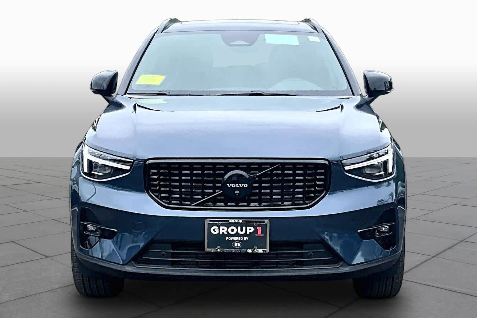 New 2026 Volvo XC40 B5 Ultra w/ Protection Package Premier AWD/4WD image 2