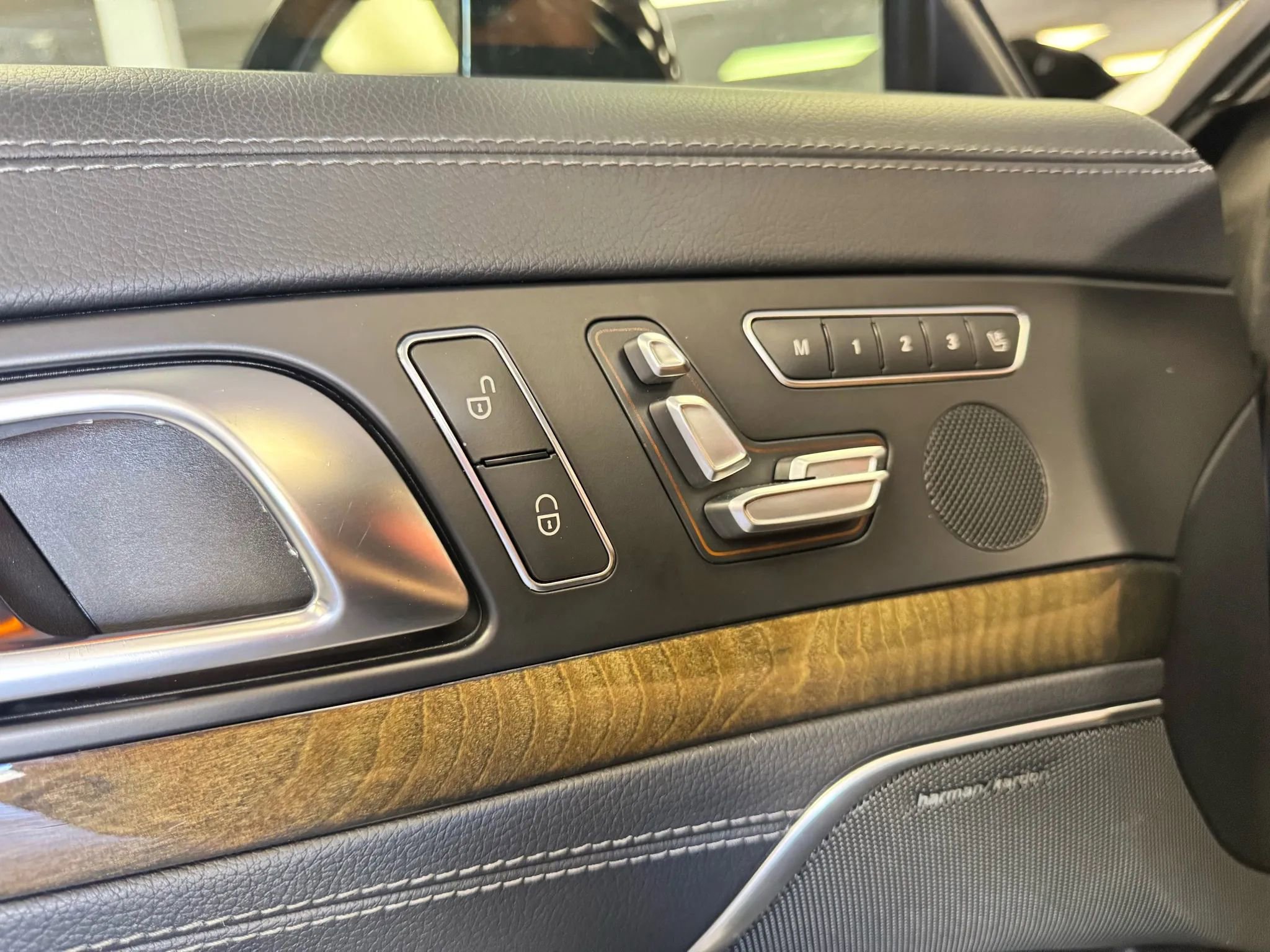 Used 2015 Mercedes-Benz SL 400 SL 400 Roadster 2D w/ Premium I Package image 25