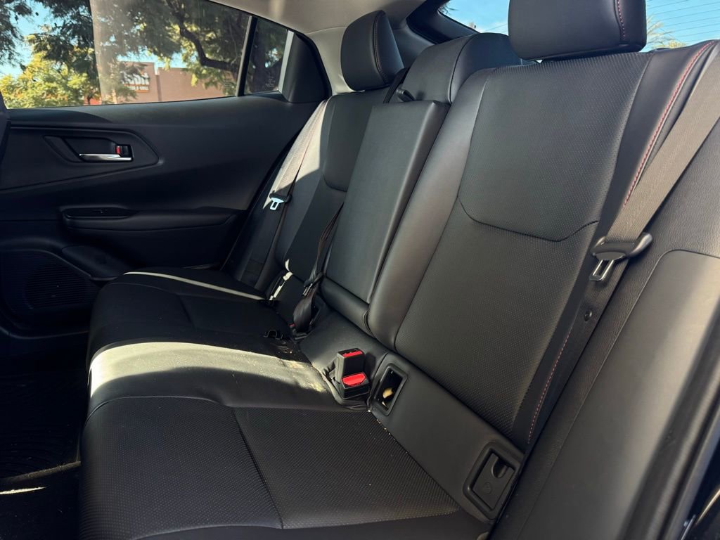 Used 2025 Toyota Prius Plug-In Hybrid image 4