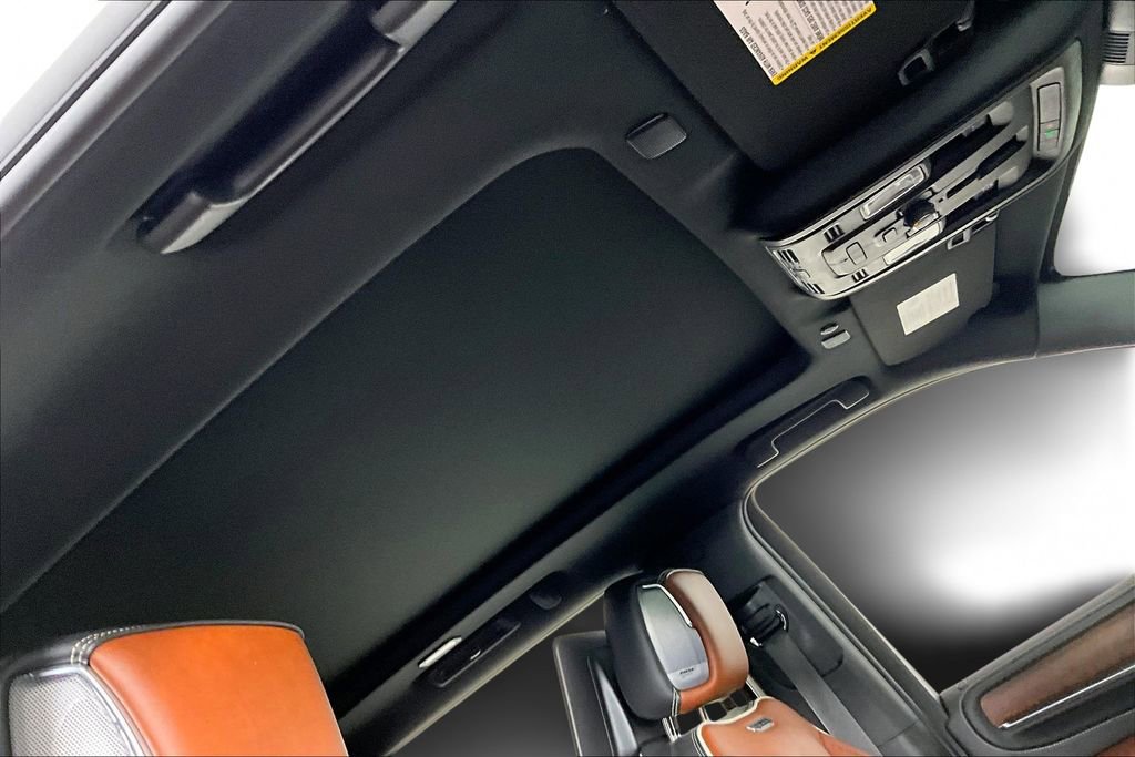 Used 2024 GMC Yukon XL Denali Ultimate image 28