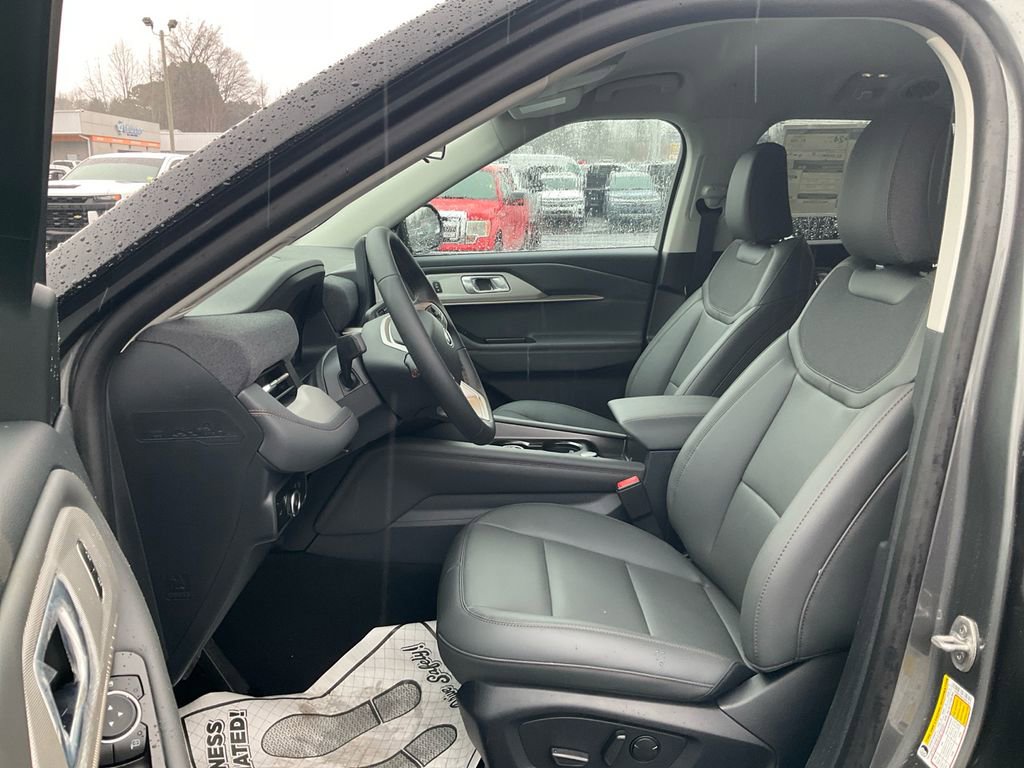 New 2026 Ford Explorer Active w/ Active Comfort Package image 16