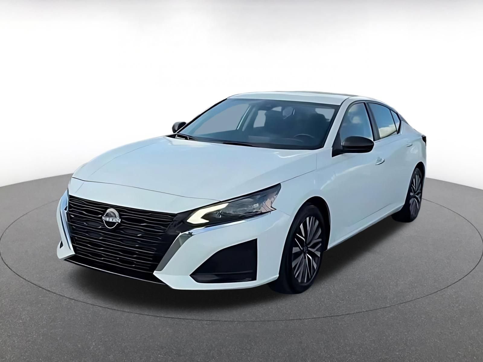 Used 2025 Nissan Altima 2.5 SV FWD image 6