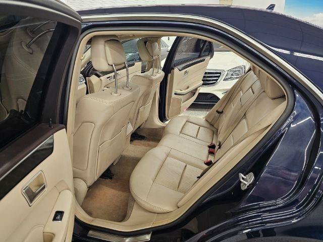 Used 2016 Mercedes-Benz E 350 4MATIC Sedan image 31