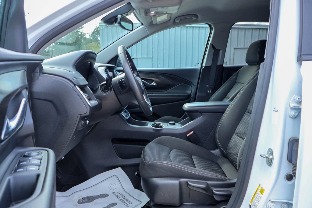Used 2023 GMC Terrain SLE image 7