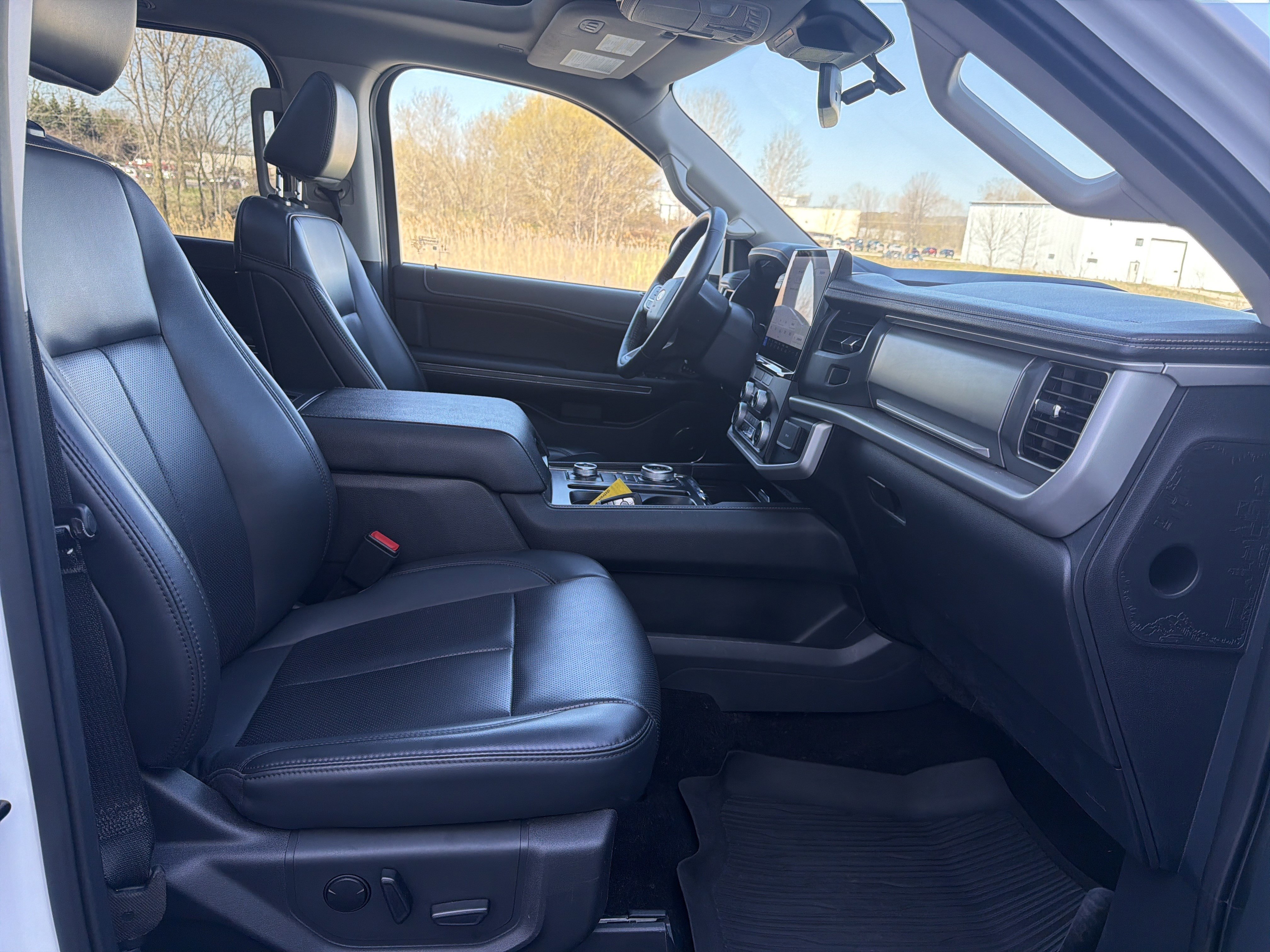 Used 2023 Ford Expedition XLT AWD/4WD image 46