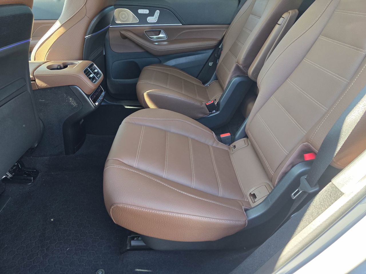 Used 2024 Mercedes-Benz GLS 580 4MATIC image 12