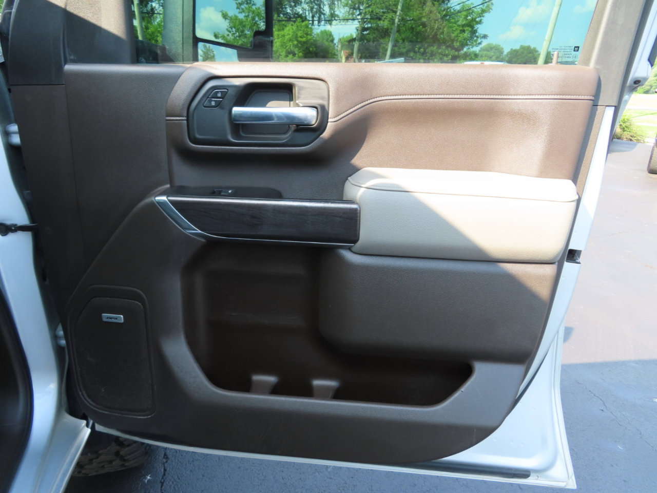 Used 2020 Chevrolet Silverado 2500 LTZ w/ LTZ Convenience Package image 32