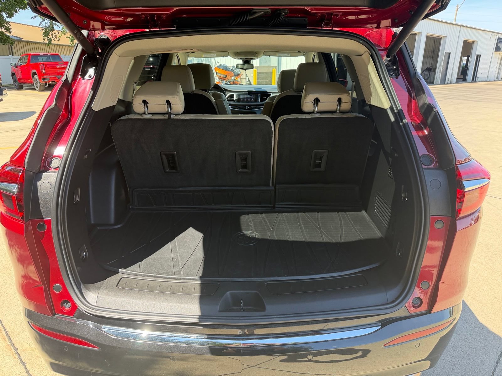 Used 2020 Buick Enclave Premium w/ Surround and Sites Package AWD/4WD image 35
