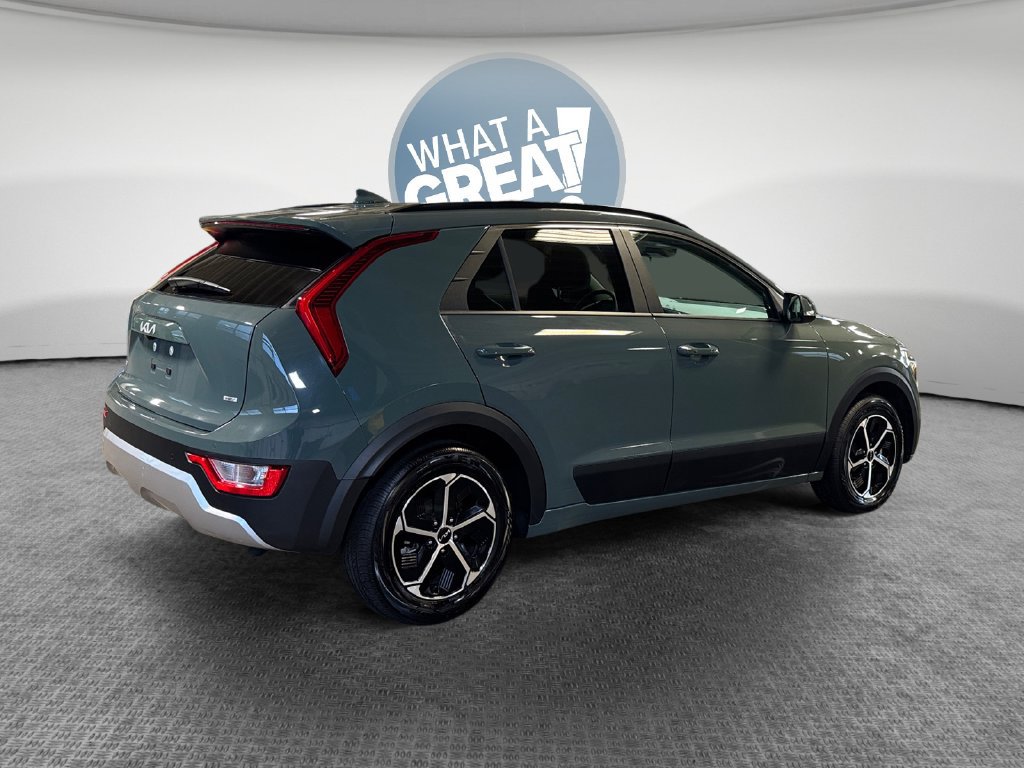 Used 2024 Kia Niro EX FWD image 3