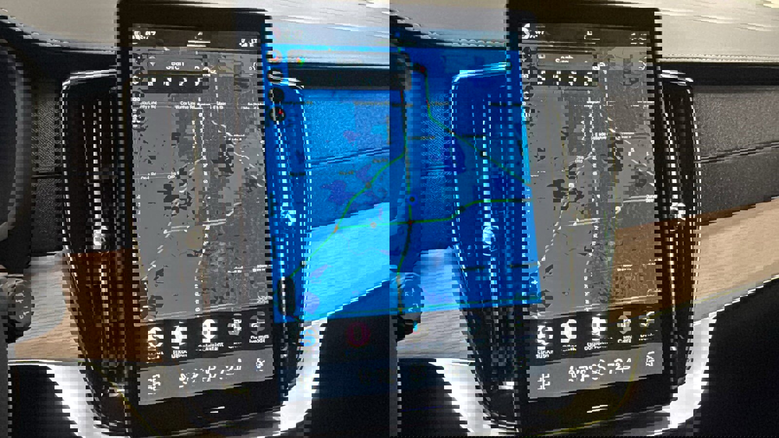 New 2026 Volvo XC90 B5 Core w/ Protection Package image 16