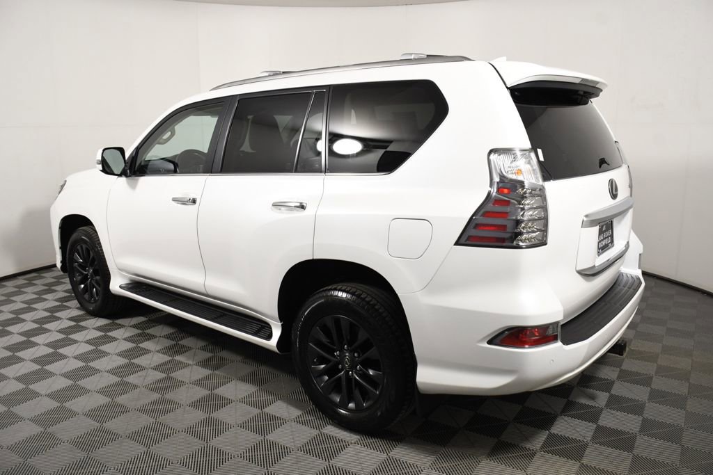 Used 2021 Lexus GX 460 Premium w/ Premium Package image 3