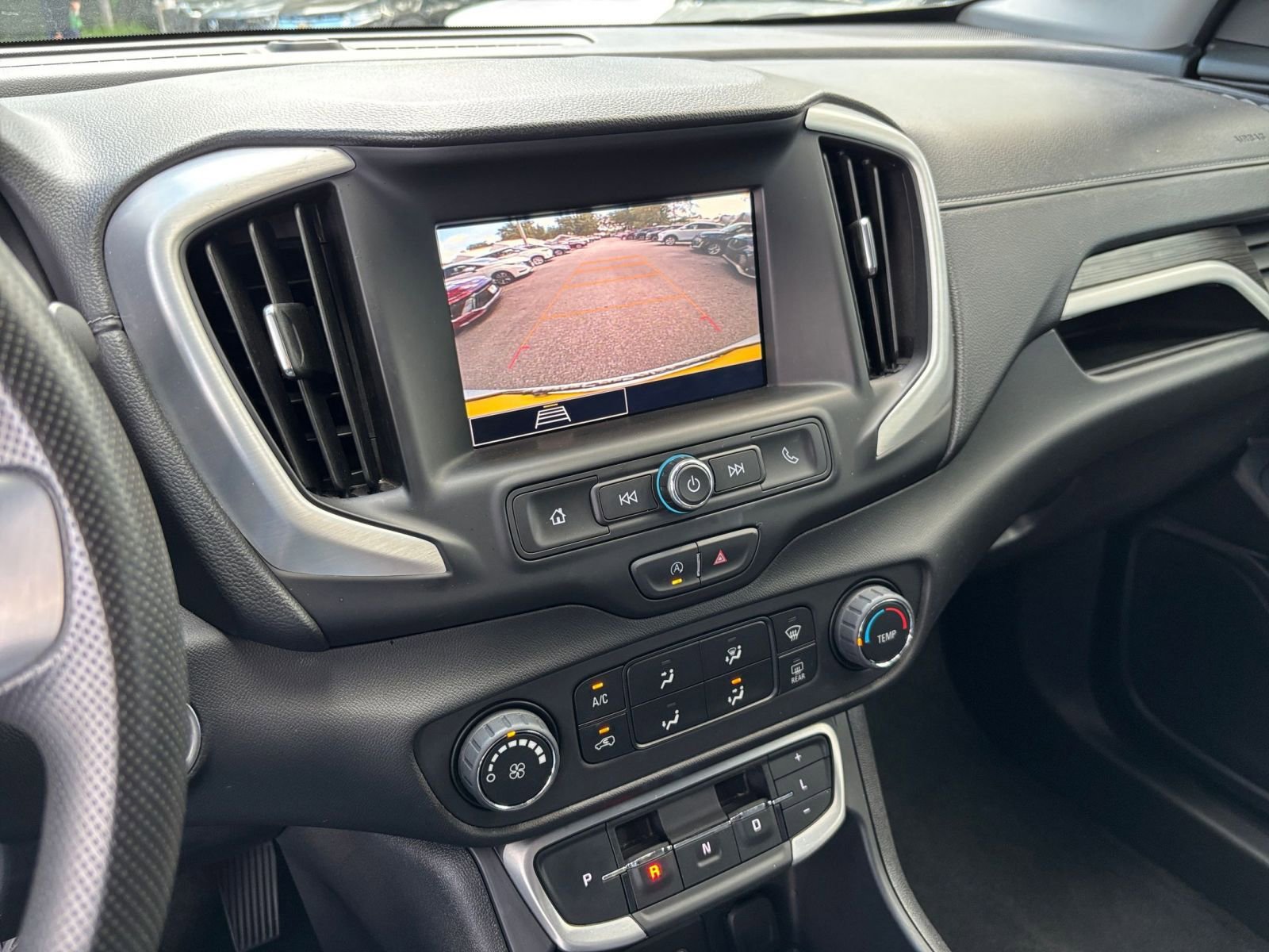 Used 2024 GMC Terrain SLE FWD image 27