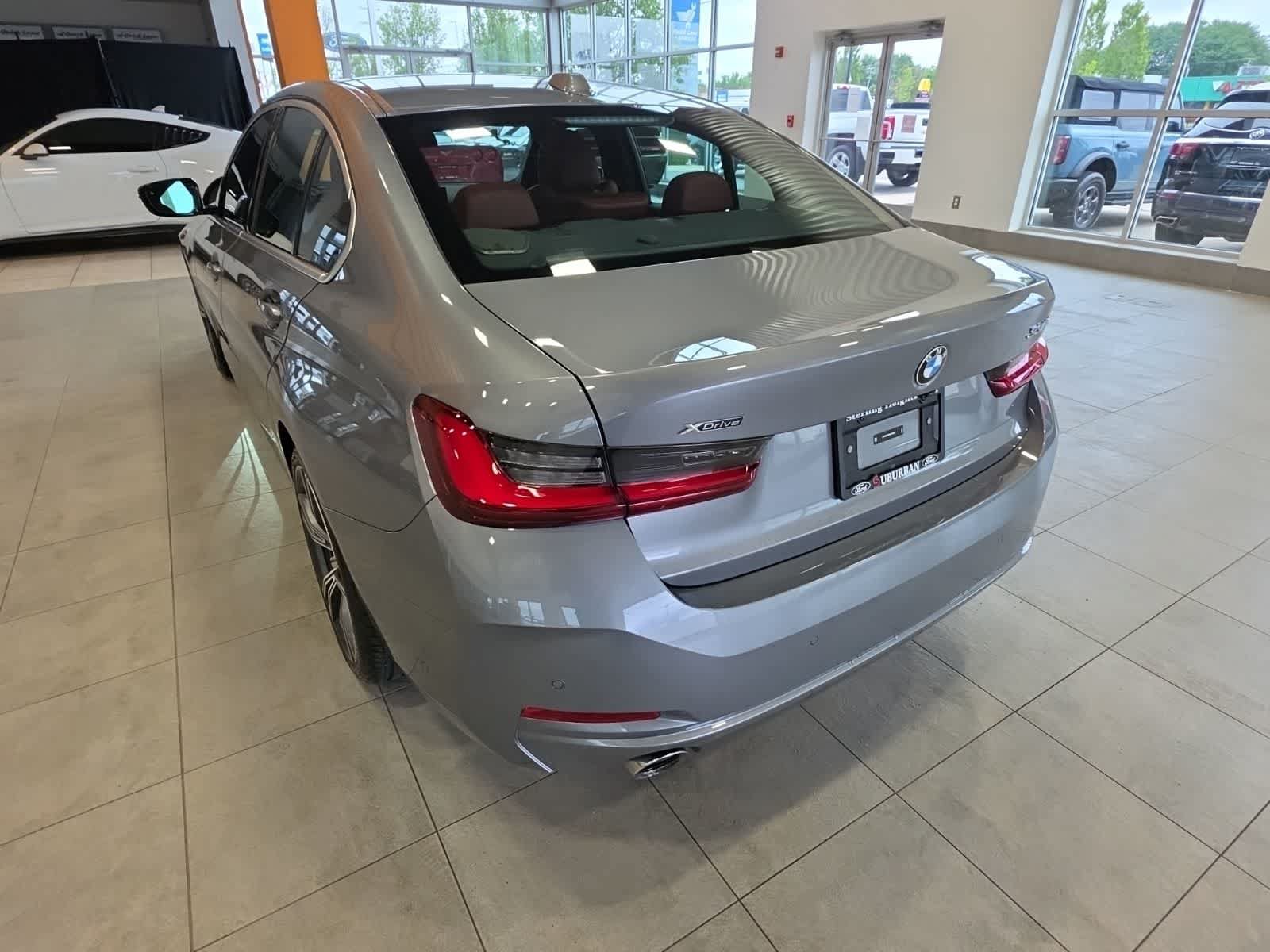 Used 2024 BMW 330i xDrive Sedan w/ Premium Package AWD/4WD image 12