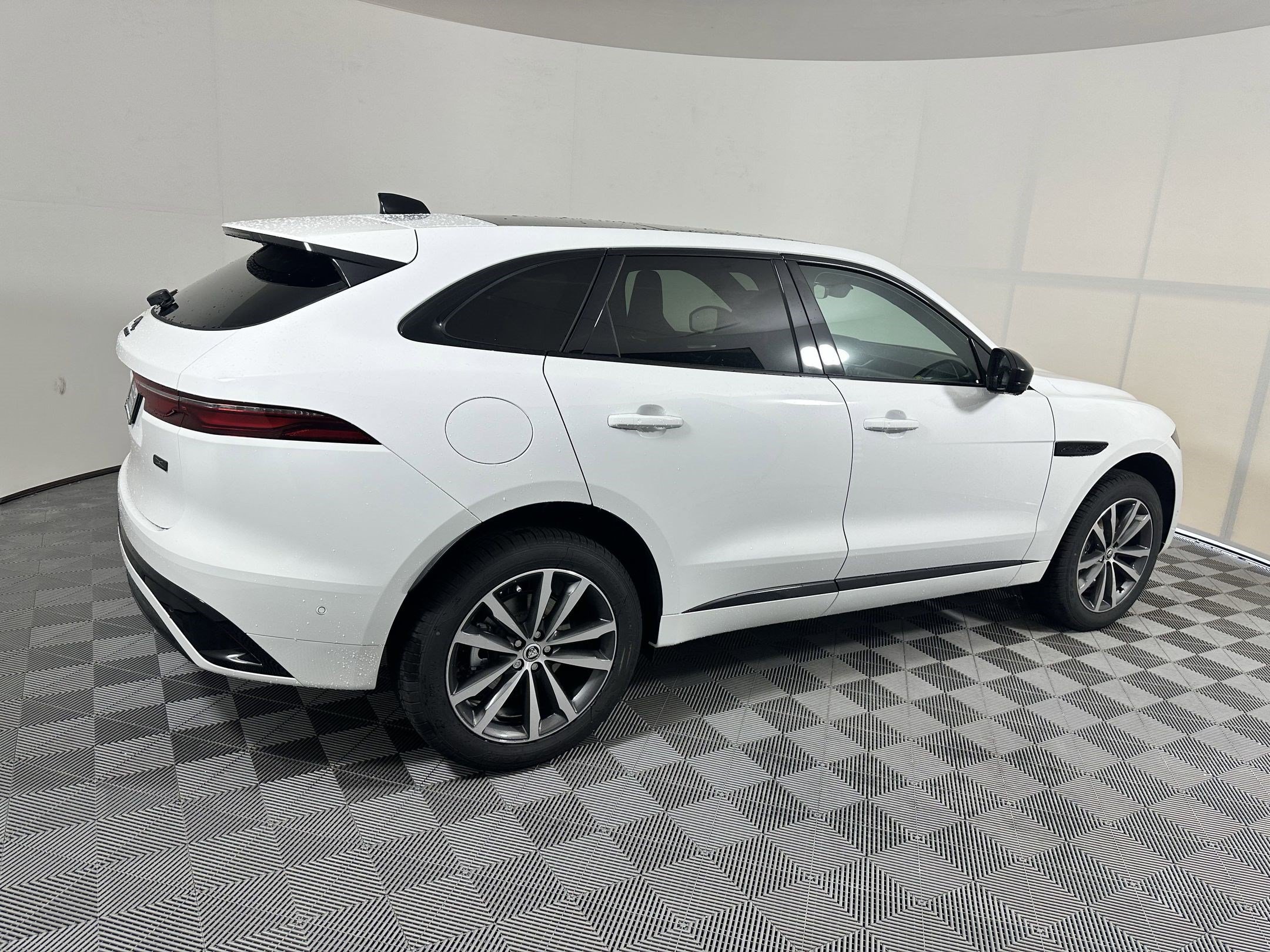Used 2026 Jaguar F-PACE R-Dynamic S AWD/4WD image 20