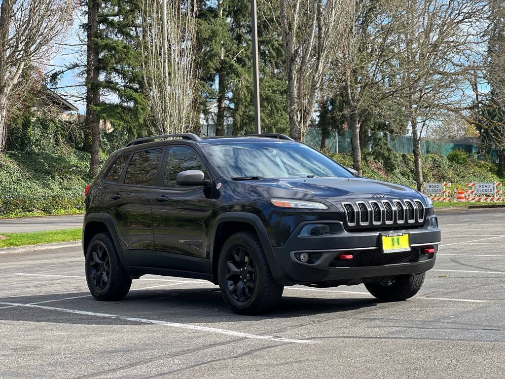 Used 2015 Jeep Cherokee Trailhawk w/ Leather Interior Group AWD/4WD image 7