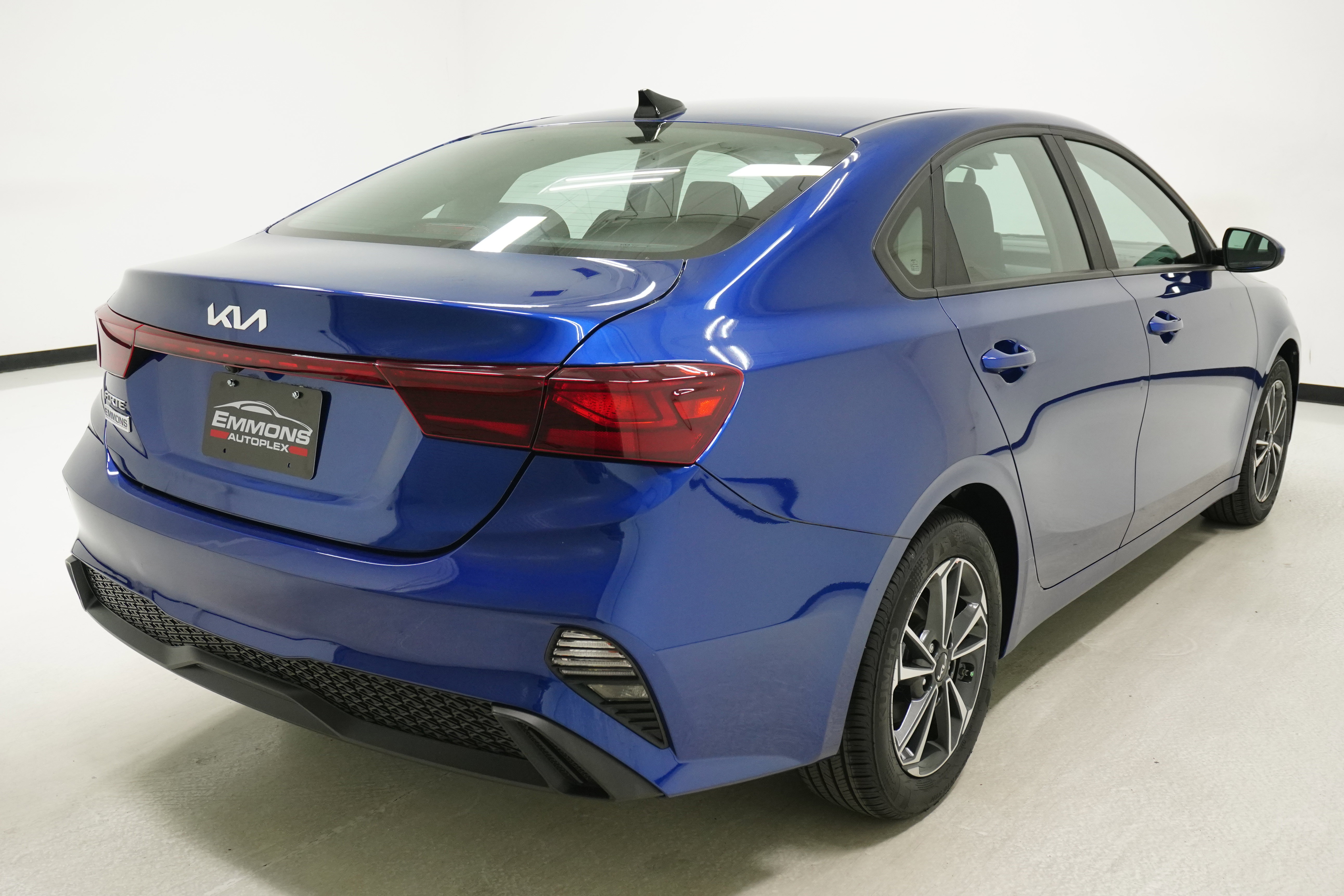 Used 2023 Kia Forte LXS FWD image 4