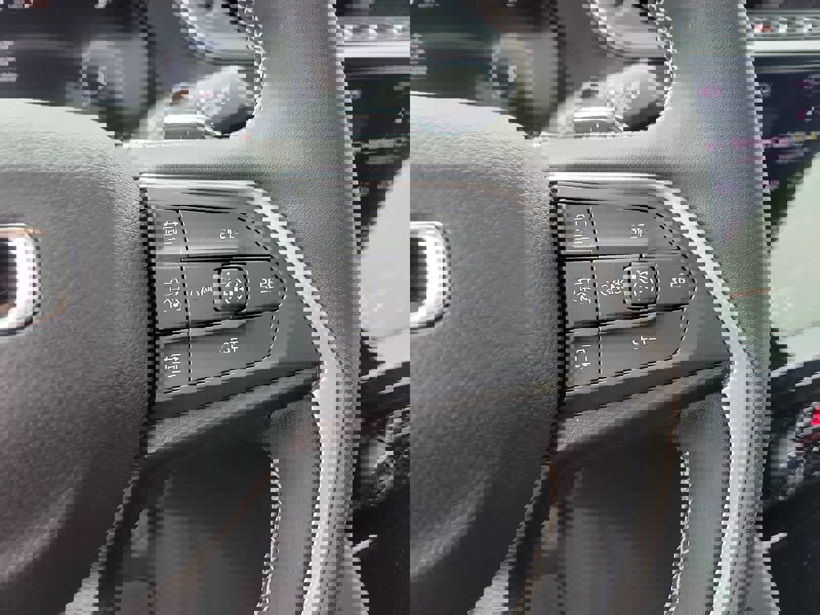 Used 2025 Jeep Grand Cherokee Laredo X w/ Luxury Tech Group I image 23