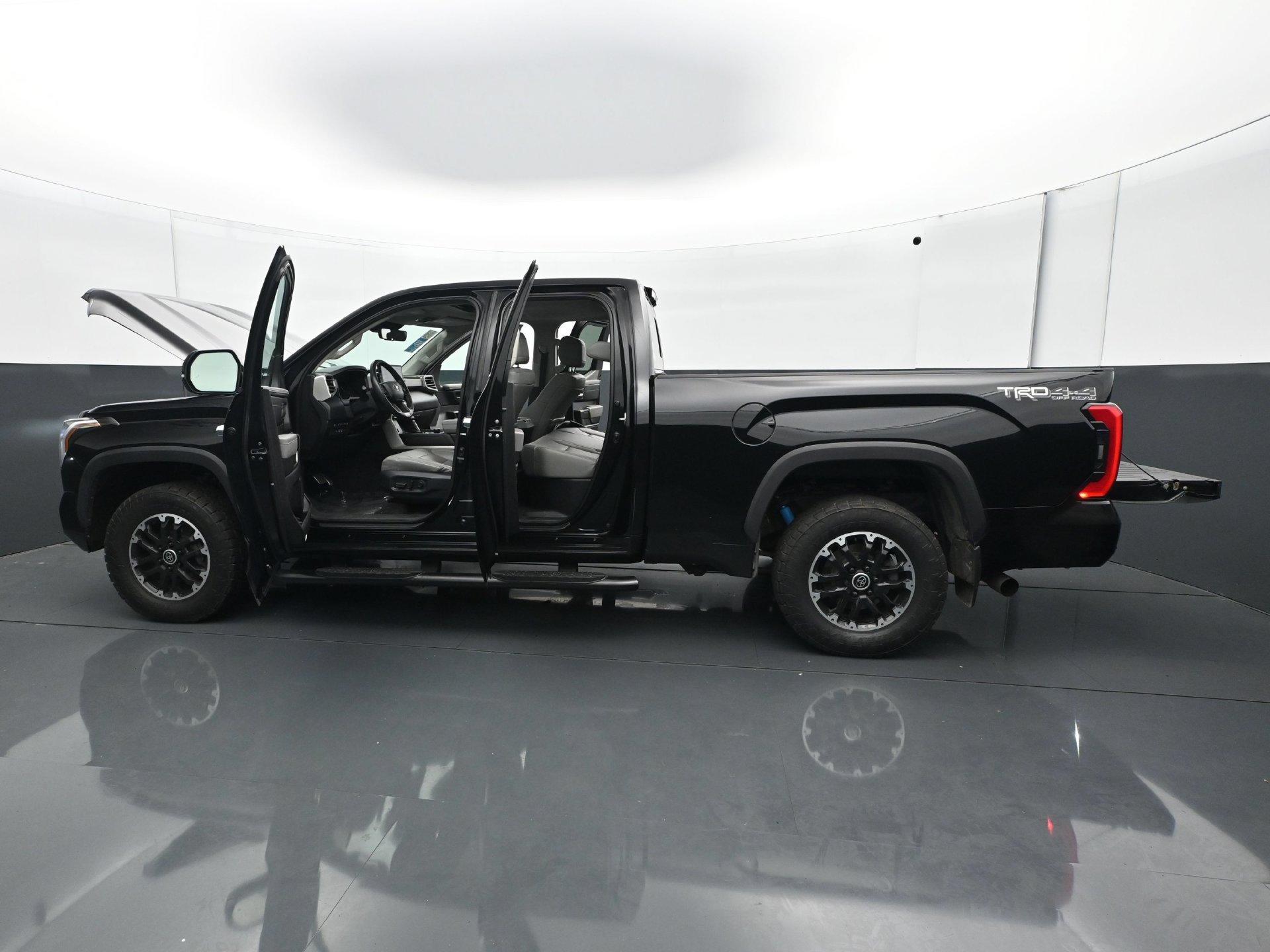 Used 2022 Toyota Tundra Limited AWD/4WD image 33