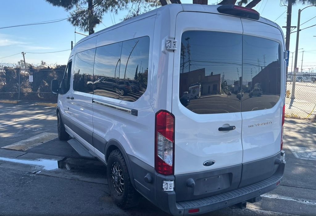 Used 2018 Ford Transit 350 XLT image 3