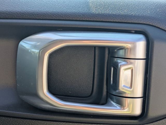 Used 2023 Jeep Gladiator Mojave w/ LED Lighting Group AWD/4WD image 32