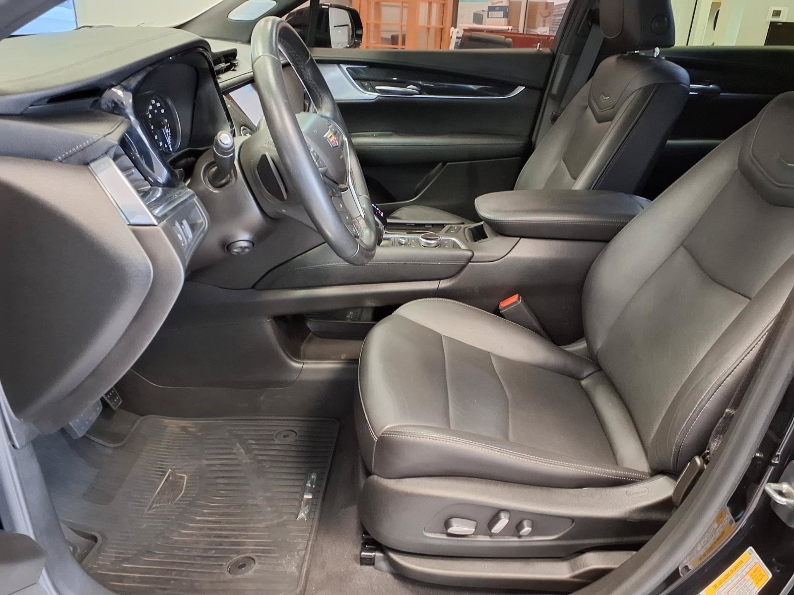 Certified 2024 Cadillac XT5 Premium Luxury FWD image 20