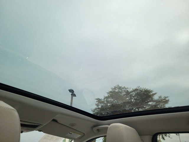 Used 2025 Land Rover Discovery Sport S image 17