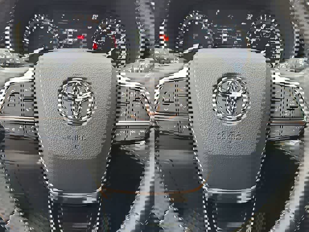 Used 2021 Toyota Highlander XSE image 25