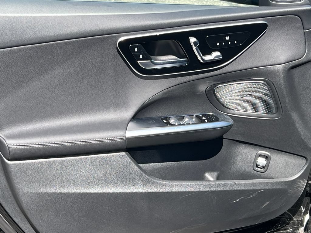 New 2025 Mercedes-Benz C 300 4MATIC Sedan image 13