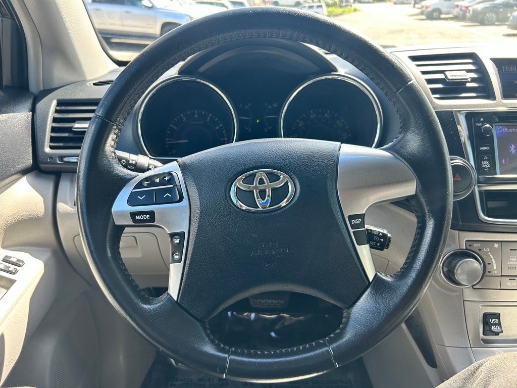 Used 2013 Toyota Highlander SE AWD/4WD image 21