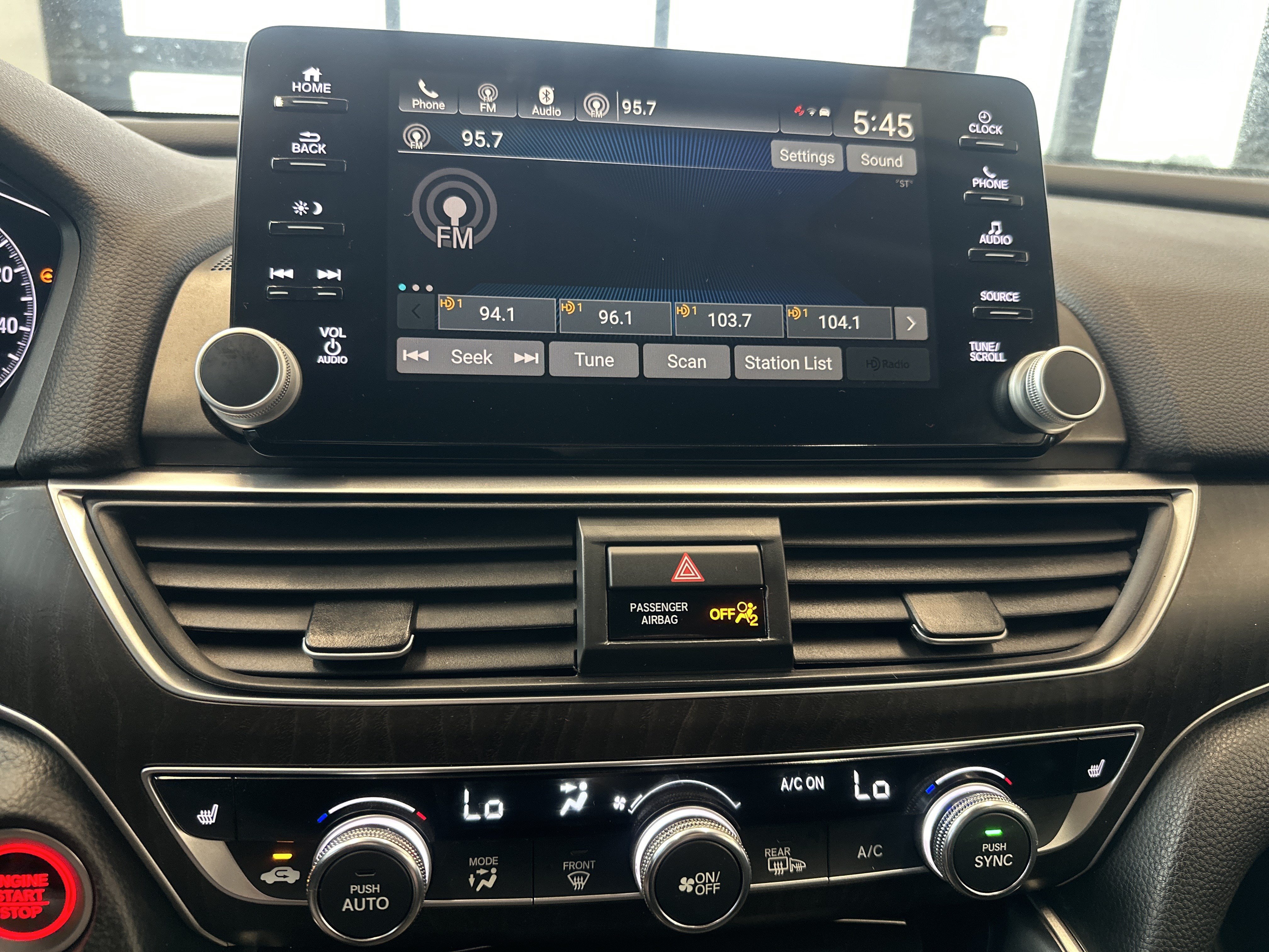 Used 2018 Honda Accord EX image 17