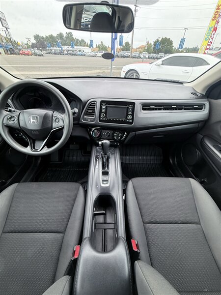 Used 2019 Honda HR-V LX image 18