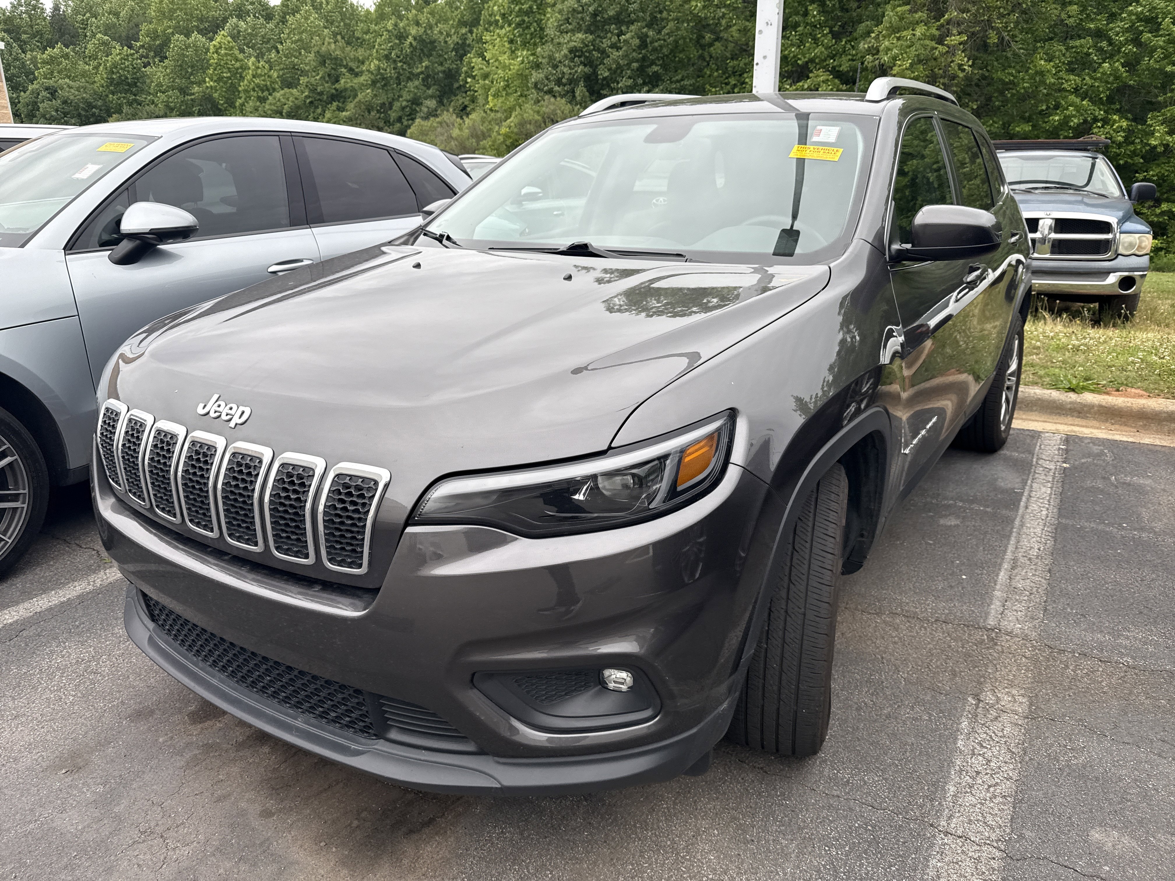 Used 2019 Jeep Cherokee Latitude Plus FWD image 40
