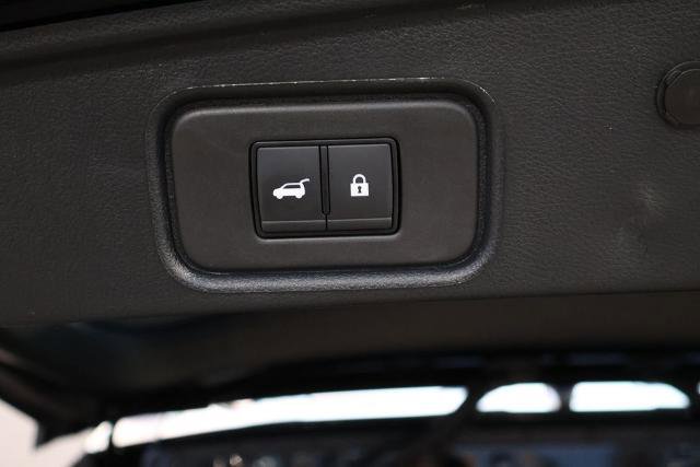 Certified 2025 Nissan Pathfinder SL image 12