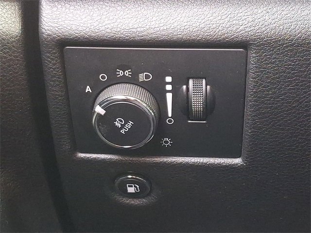 Used 2020 Jeep Grand Cherokee Laredo image 24