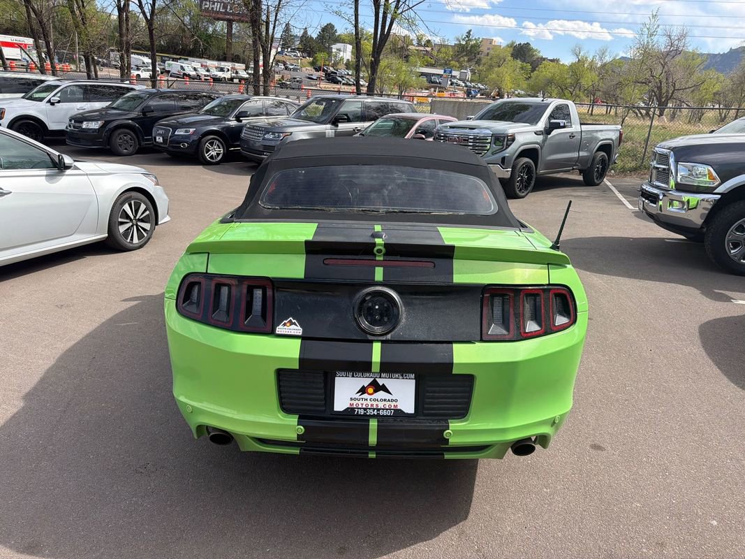 Used 2013 Ford Mustang GT Premium w/ Electronics Pkg RWD image 6