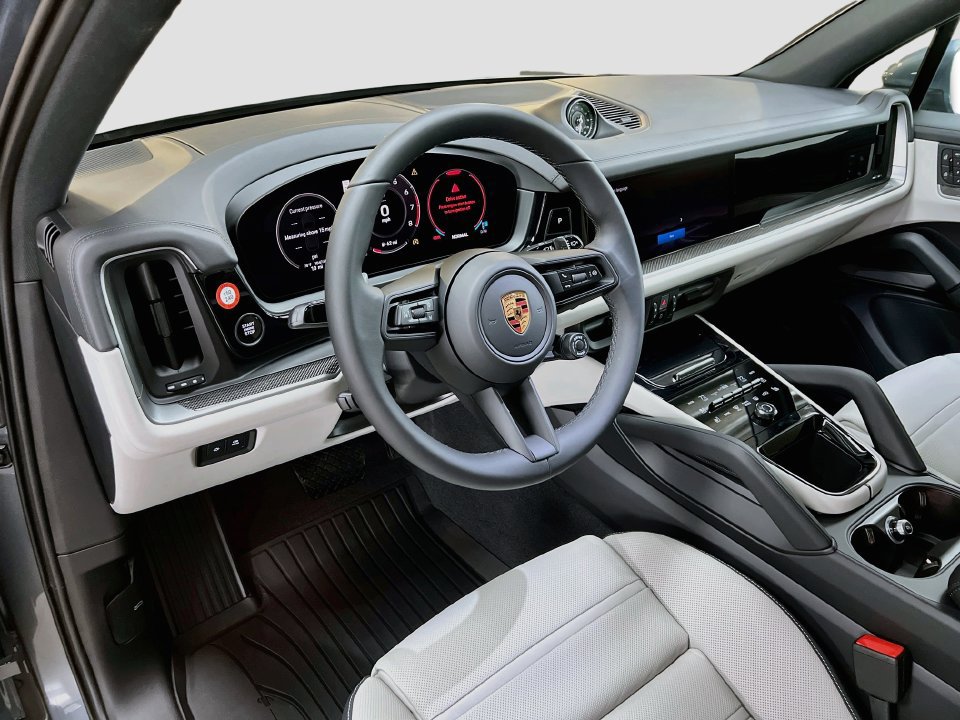 New 2026 Porsche Cayenne AWD/4WD image 4