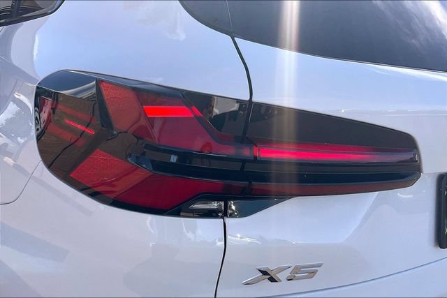 Used 2025 BMW X5 sDrive40i w/ M Sport Package RWD image 27