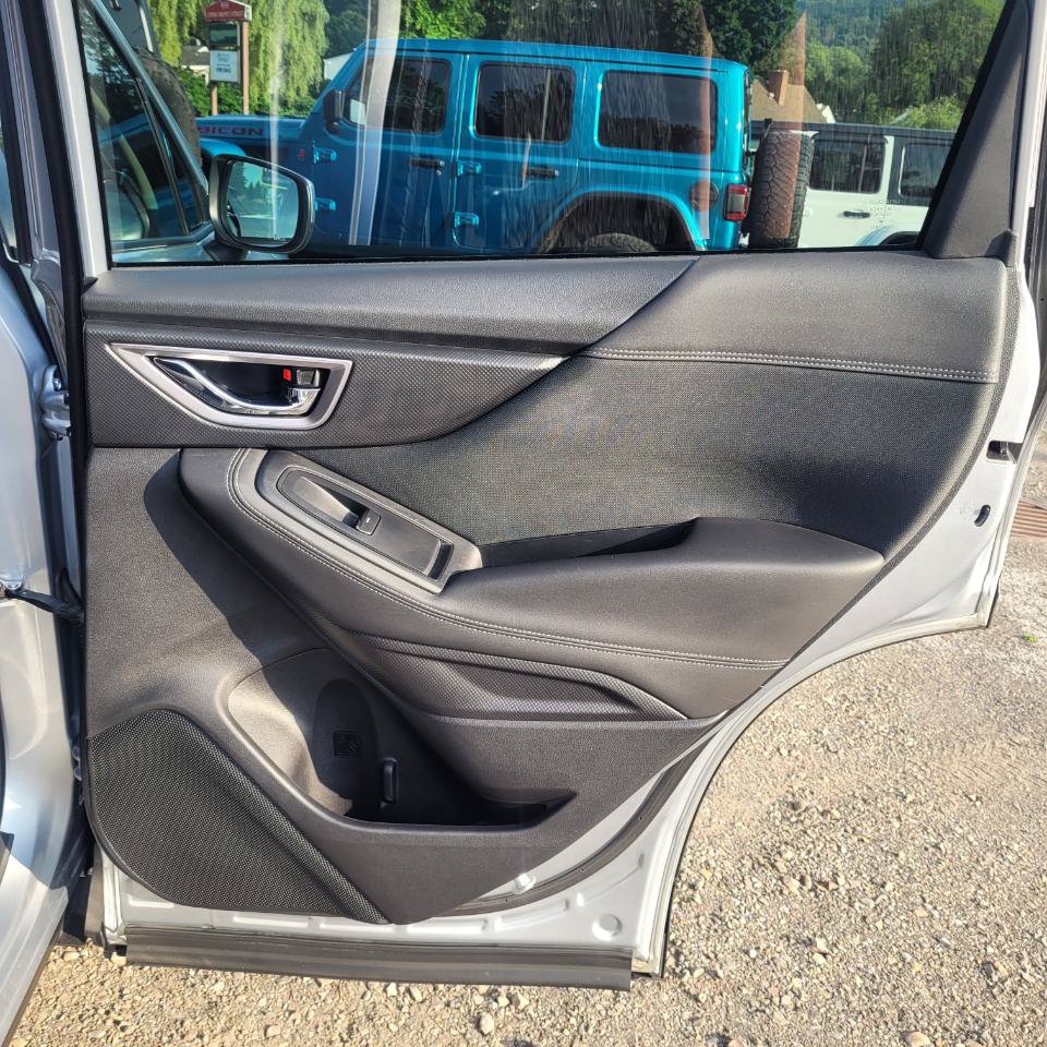 Used 2021 Subaru Forester Premium AWD/4WD image 32